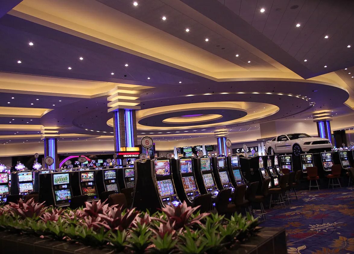 Discover a world of entertainment and relaxation at Grand Falls Casino  Golf Resort